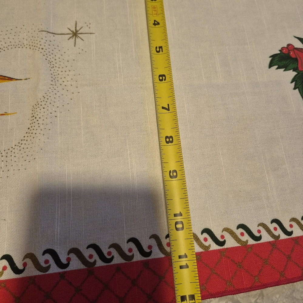 Vintage Christmas Table Runner - Picture 5 of 6